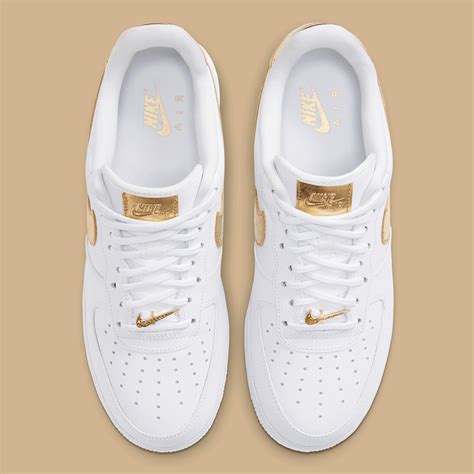 nike air force 1 gold herren|air force 1 white gold.